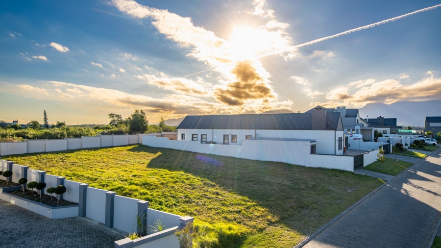 0 Bedroom Property for Sale in Kingswood Golf Estate Western Cape